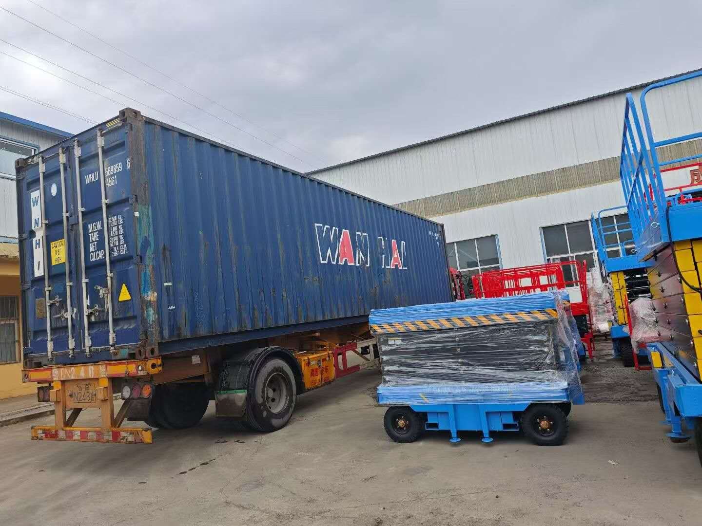 Mobile Scissor Lift Platform | Portable Hydraulic Aerial Work Platform