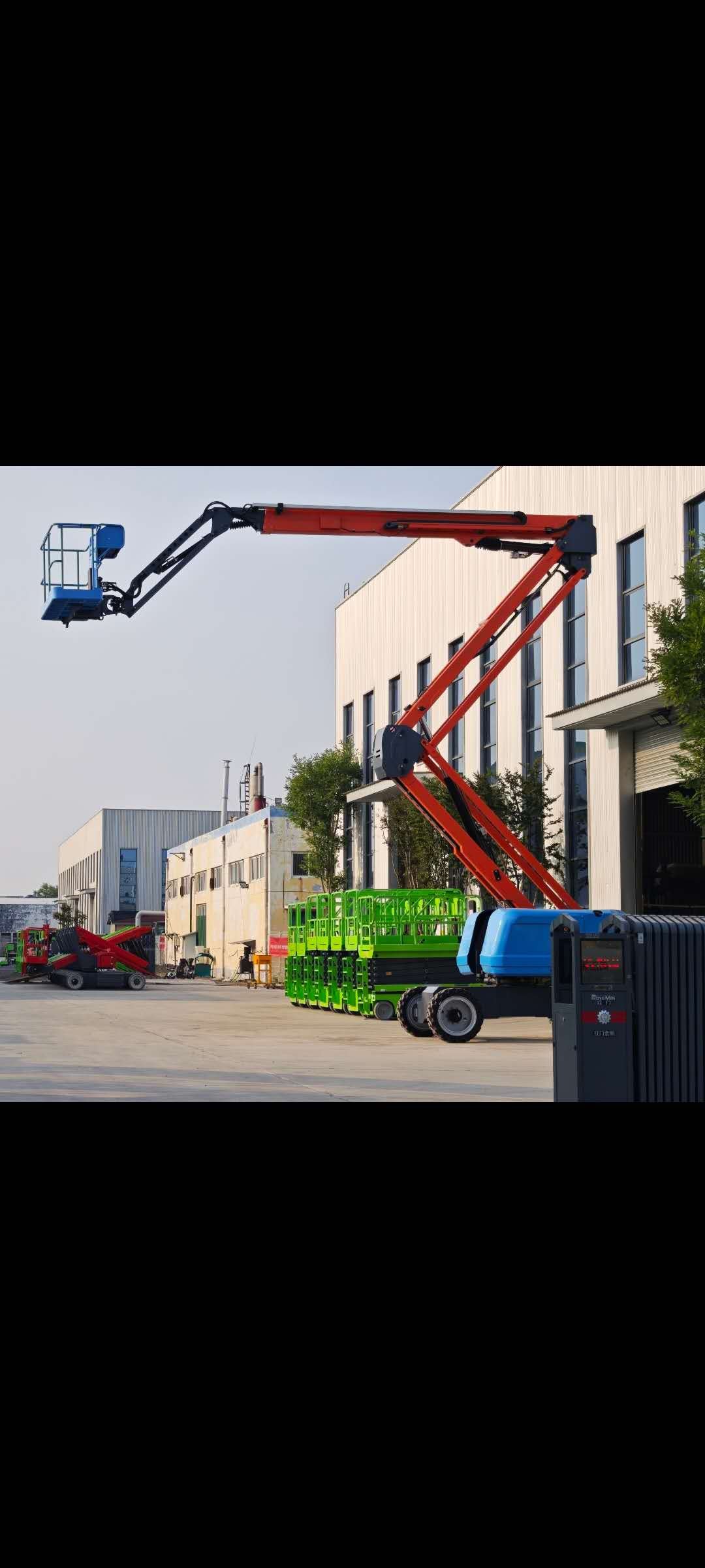Scissor Lift vs Boom Lift: Essential Solutions for Logistics Loading & Unloading