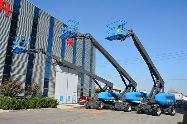 Self-Propelled Straight Boom Lift