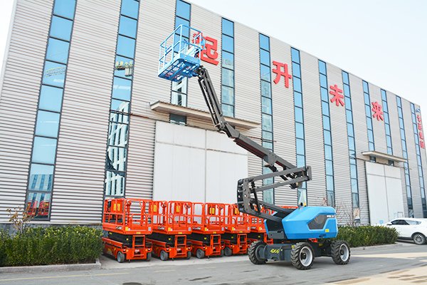 Self-Propelled Articulated Boom Lift